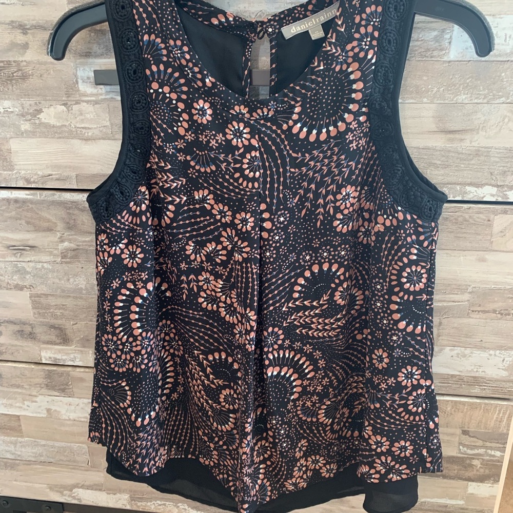 Daniel Rainn sleeveless blouse